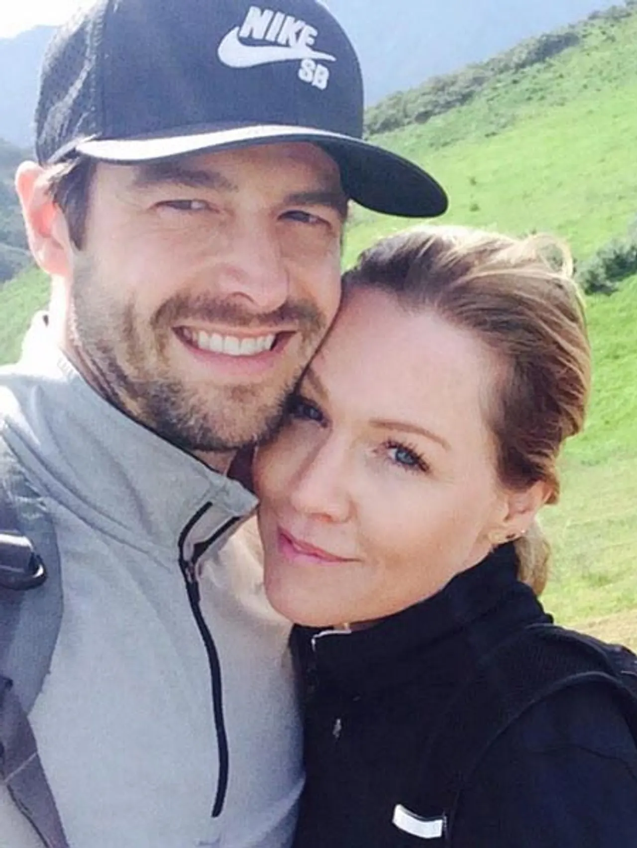 Jennie Garth und David Abrams haben sich verlobt Jennie Garth und David Abrams haben sich verlobt - Foto: Twitter