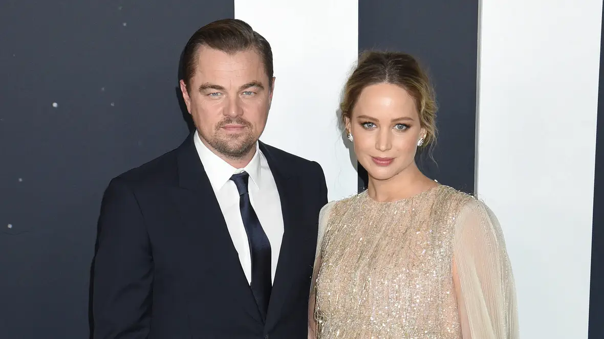 Jennifer Lawrence & Leonardo DiCaprio Jennifer Lawrence & Leonardo DiCaprio