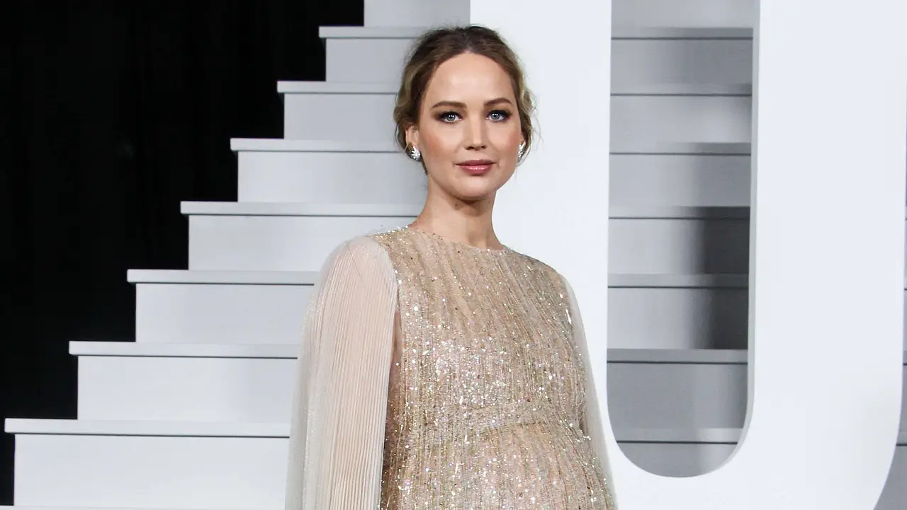 Jennifer Lawrence schwanger bei Filmpremiere Jennifer Lawrence schwanger bei Filmpremiere - Foto: IMAGO / NurPhoto