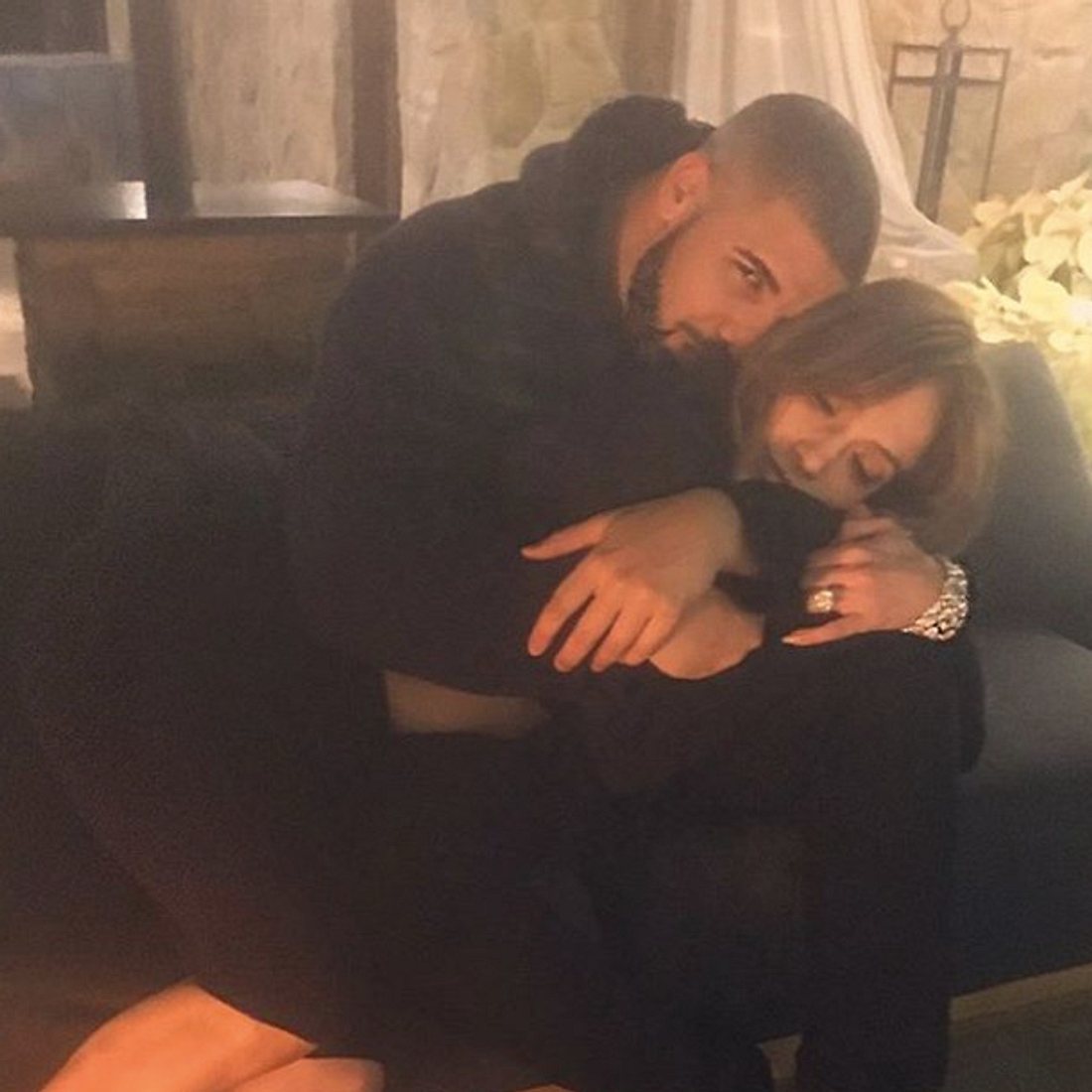 Jennifer Lopez und Drake turteln öffentlich miteinander rum