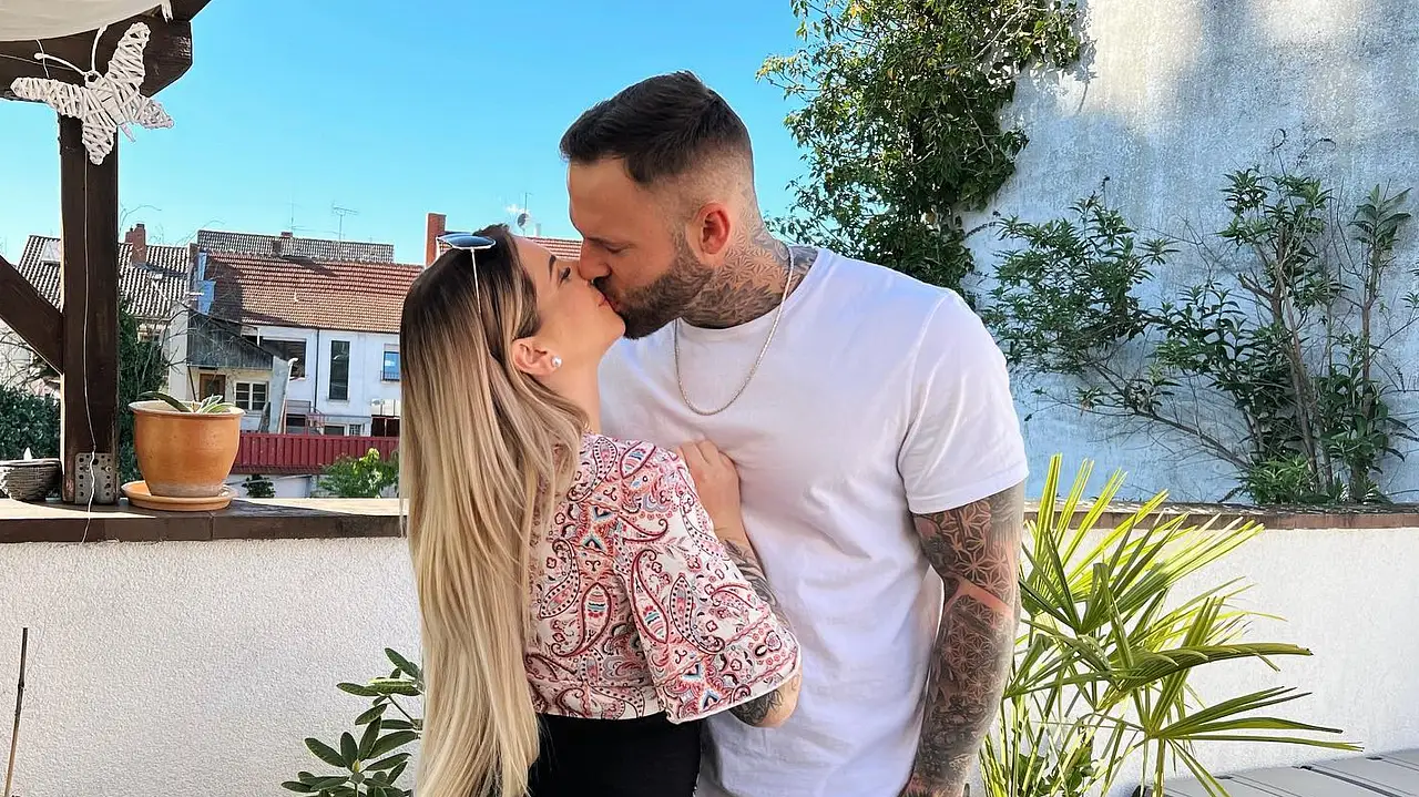 Jenny Frankhauser und Freund Steffen Jenny Frankhauser und Freund Steffen - Foto: Facebook/Jenny Frankhauser