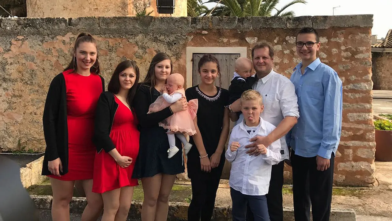 Jens Büchner und seine Kinder Jens Büchner und seine Kinder - Foto: Facebook