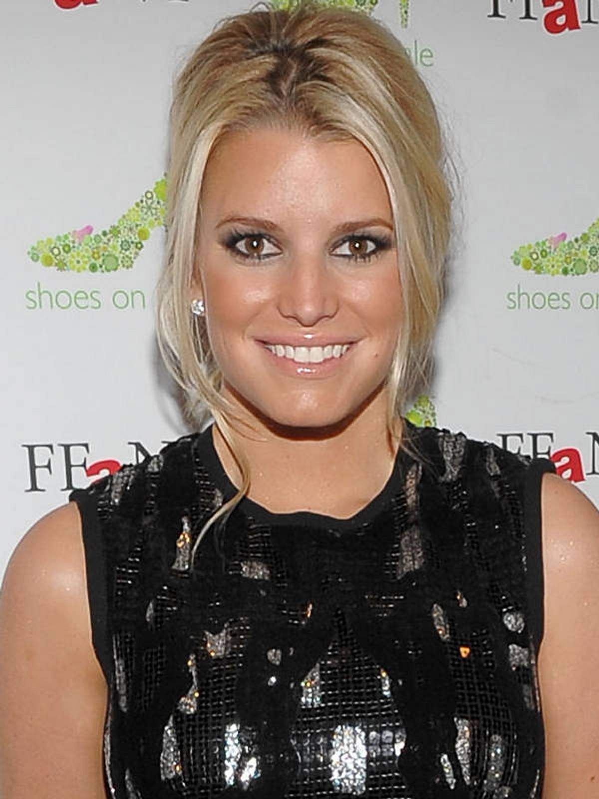 Jessica Simpson hat gut Lachen: Alle Typen fliegen auf sie.