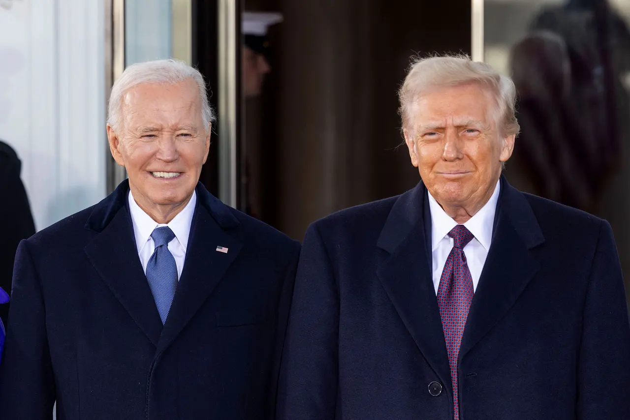 Joe Biden hat Krebs - Donald Trump meldet sich zu Wort Der Ex-US-Präsident Joe Biden hat Krebs. Jetzt melden sich Donald Trump und sein Sohn zu Wort - im Netz gibt es eine Debatte. - Foto: IMAGO / ZUMA Press Wire / Jim LoScalzo - Pool via CNP