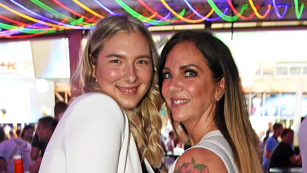 Joelina Karabas und Daniela Büchner