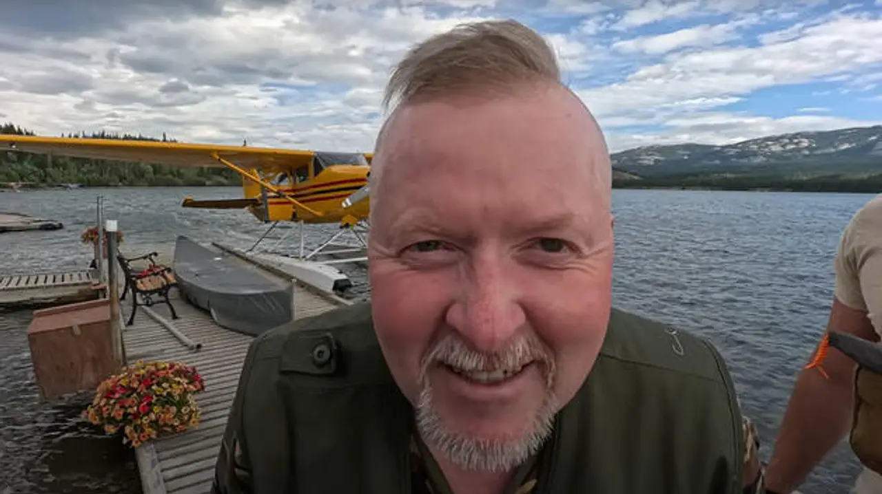 Joey Kelly beendete die letzte "7 vs. Wild"-Staffel mit kurzen Haaren Joey Kelly beendete die letzte 7 vs. Wild-Staffel mit kurzen Haaren - Foto: YouTube/OttoBulletproof