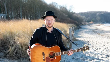 Johannes Oerding singt mit seiner Freundin Ina Müller