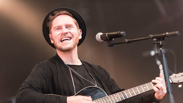 Johannes Oerding - Foto:  Marc Pfitzenreuter/ Redferns