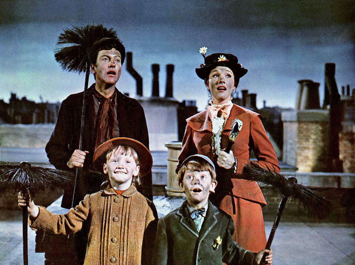 Julie Andrews, Dick van Dyke, Karen Dotrice, Matthew Garber 1964  in Mary Poppins.