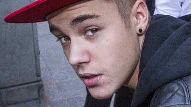 Justin Bieber soll die Finger von den Drogen lassen. - Foto: WENN.com