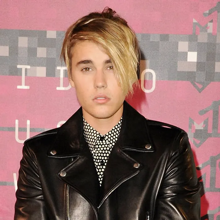 Justin Bieber Grosser Auftritt Fur Seine Neue Super Frisur Intouch