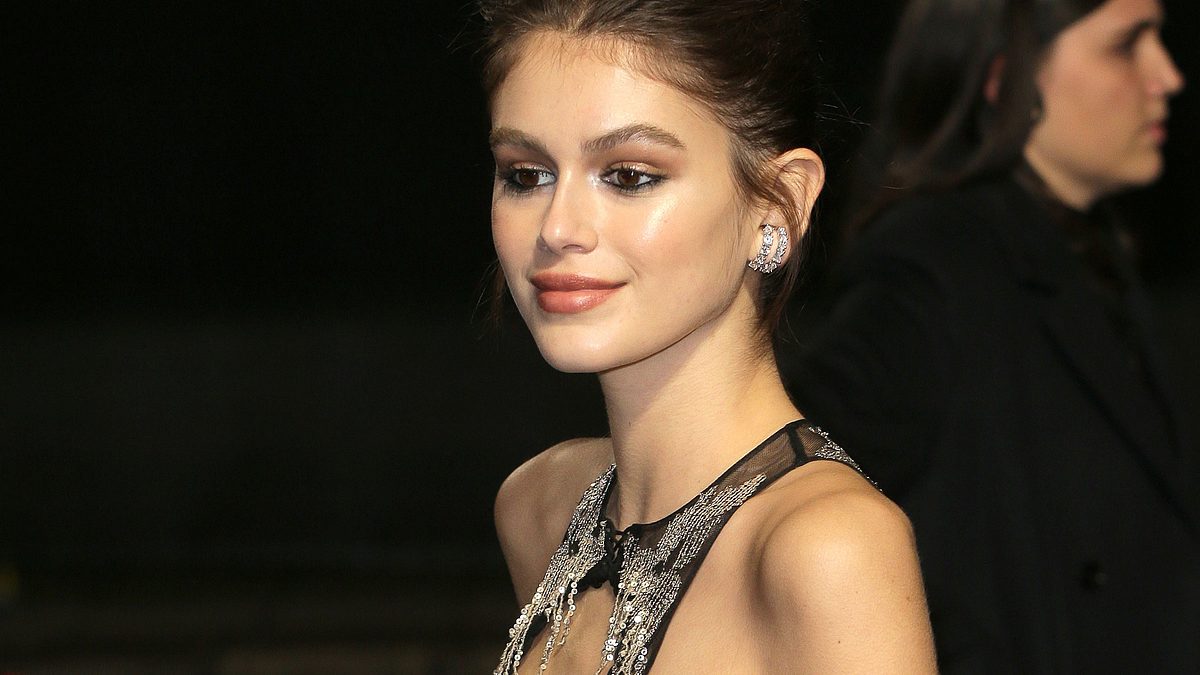 Kaia Gerber: Mager-Schock! Sie muss zum Essen gezwungen werden