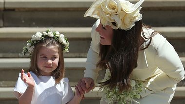 Prinzessin Charlotte: So teuer ist der Look von Herzogin Kates Tochter! - Foto: Getty Images