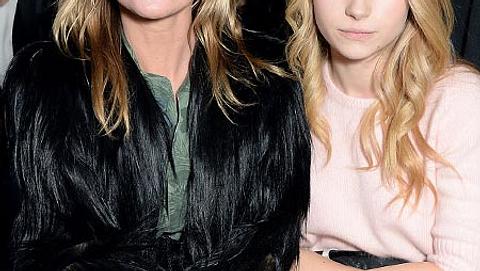 Lottie Moss kam mit Schwester Kate zur Modenschau von Topshop. Läuft sie Kate bald den Rang ab? - Foto: Getty Images