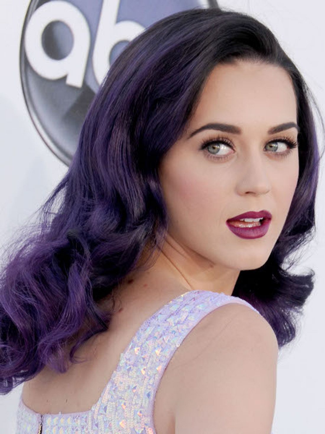 Die missglückten Frisuren der StarsDass Katy Perry (27) in Sachen Frisur Mut zur Lücke beweist, wissen wir. Tönungen in allen Regenbogenfarben sind wir von der Sängerin ja schon gewöhnt.,