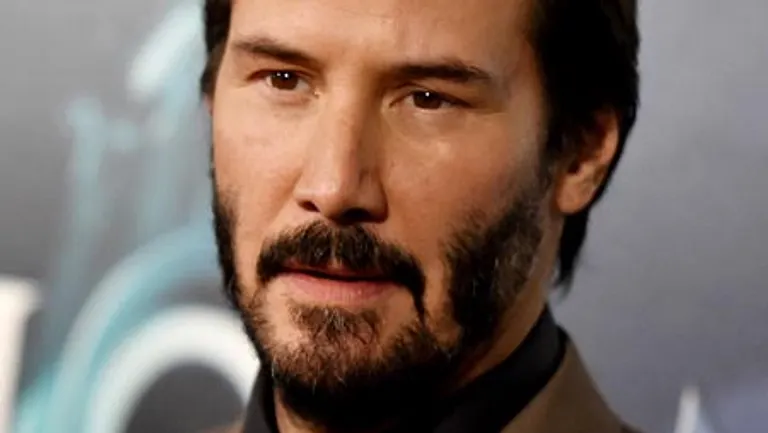 Keanu Reeves hat eine neue Freundin.