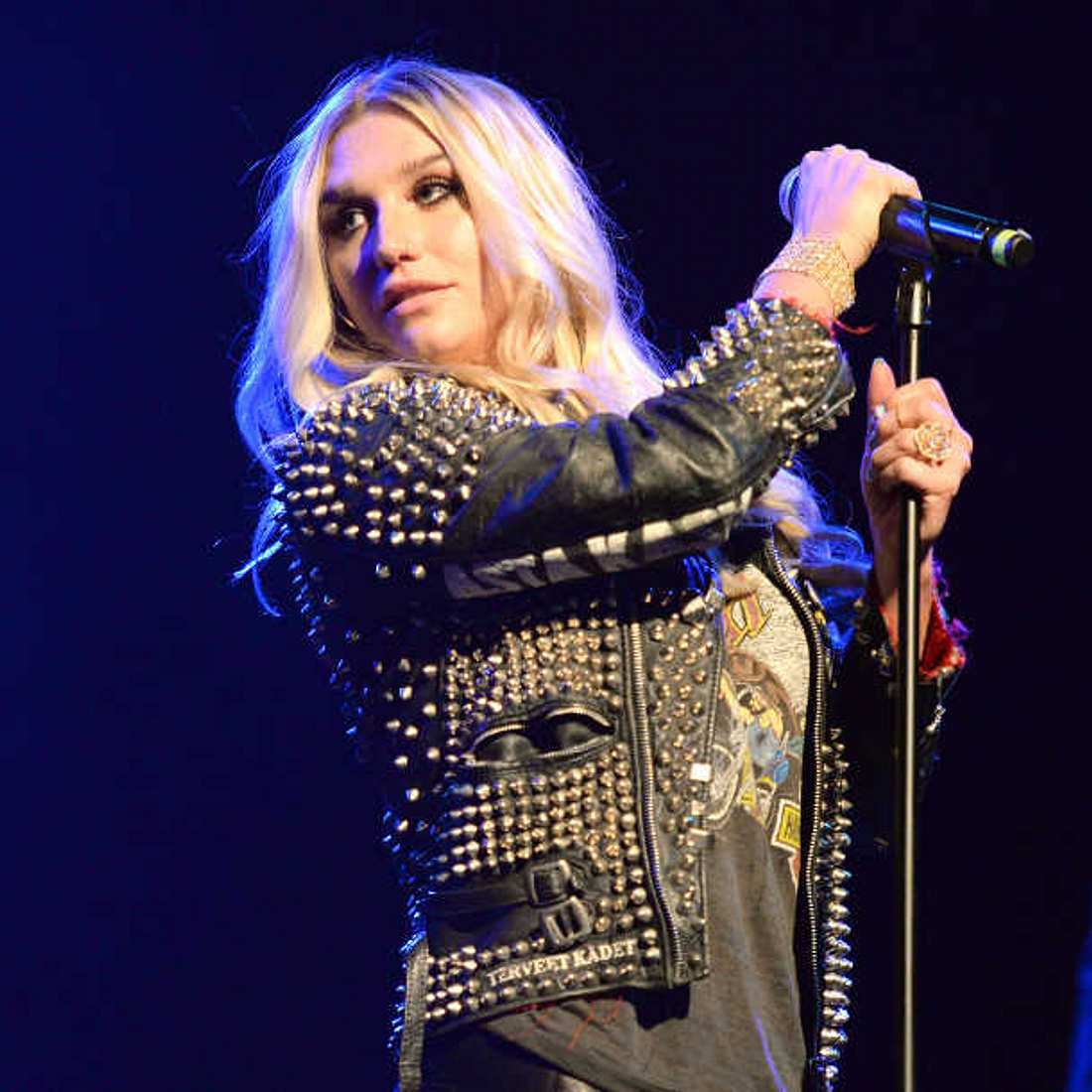 #freekesha: Kesha darf wegen Rechtsstreit keine Musik veröffentlichen!