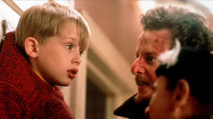 Kevin & die Einbrecher Marv & Harry in "Kevin - Allein zu Haus"