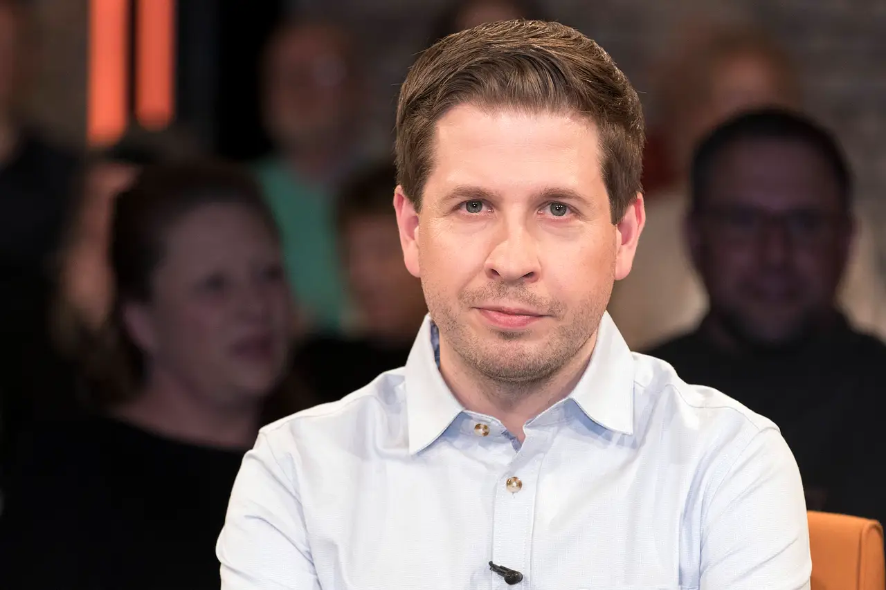Kevin Kühnert galt als politisches Talent und Hoffnungsträger der SPD. Was steckt wirklich hinter seinem Rücktritt? - Foto: IMAGO / Stefan Schmidbauer