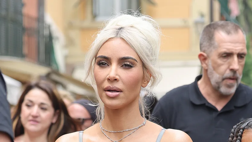 Kim Kardashian trägt Gym Lips