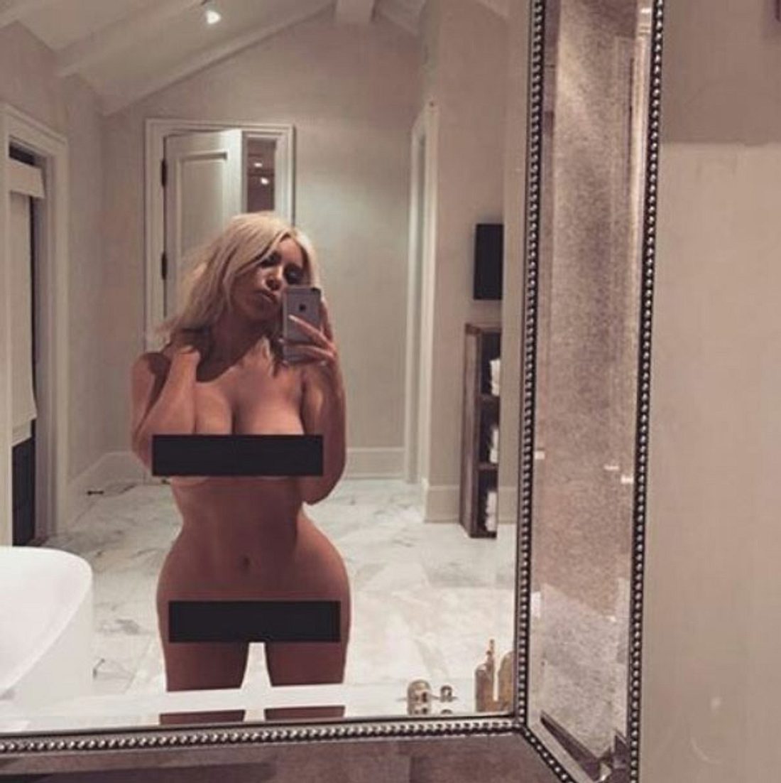 Kim Kardashian nackt