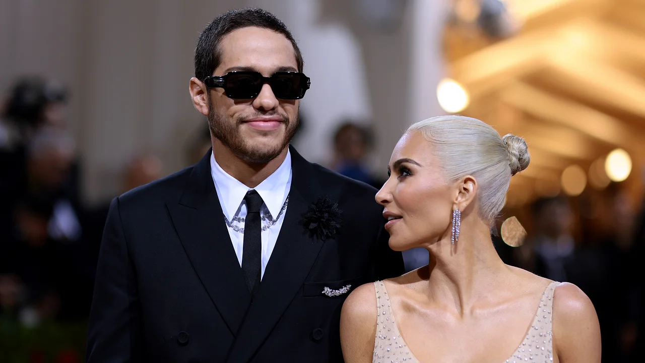 Kim Kardashian und Pete Davidson Kim Kardashian und Pete Davidson - Foto: Dimitrios Kambouris/Getty Images for The Met Museum/Vogue