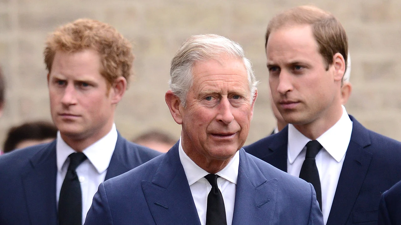 Prinz Harry, König Charles und Prinz William Prinz Harry, König Charles und Prinz William - Foto: Karwai Tang/WireImage/GettyImages