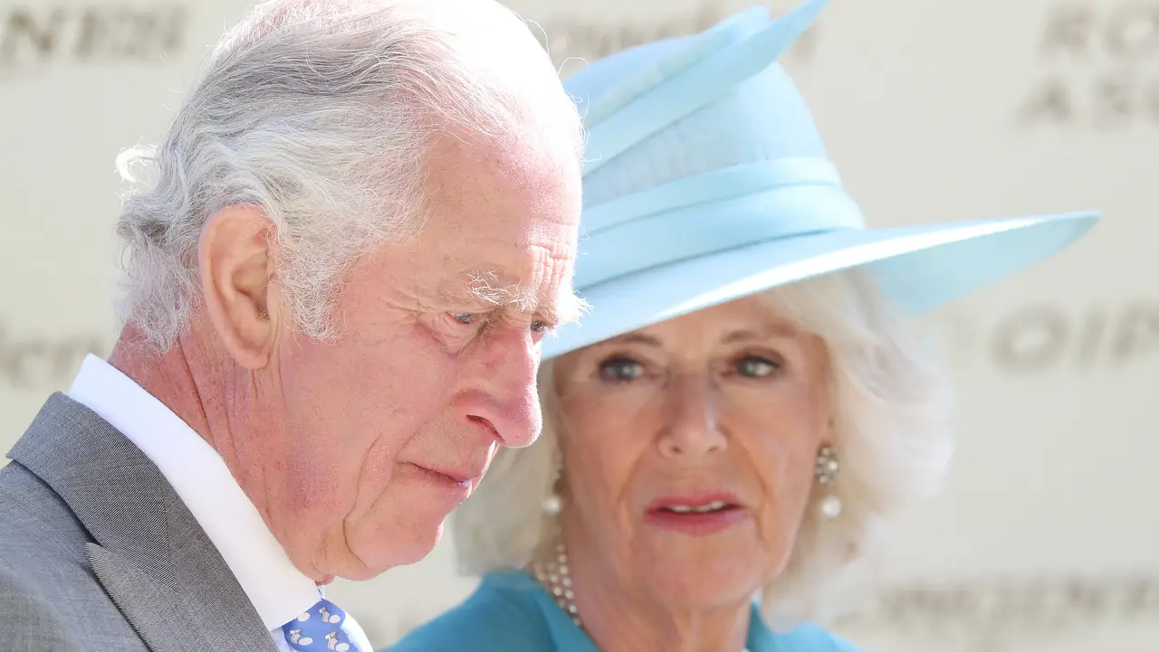 Charles und Camilla Charles und Camilla - Foto: IMAGO / Frank Sorge