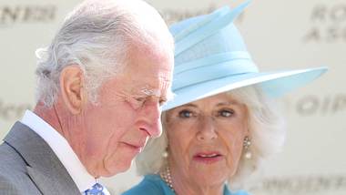 Charles und Camilla - Foto: IMAGO / Frank Sorge