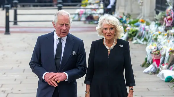 Königin Camilla König Charles