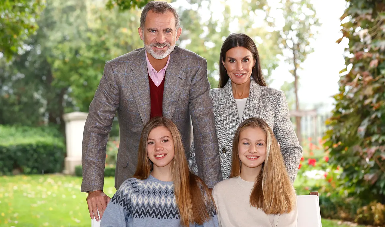 König Felipe & Königin Letizia & Leonor und Sofia König Felipe & Königin Letizia & Leonor und Sofia - Foto: Casa de S.M. el Rey / Spanish Royal Household via Getty Images