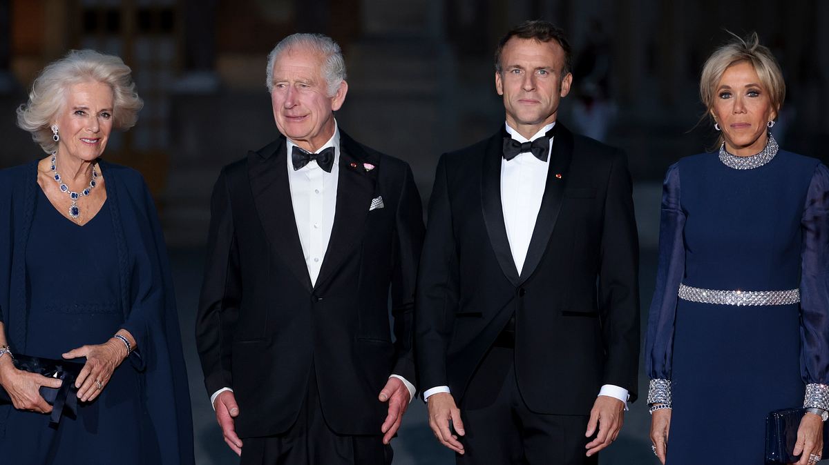 Königin Camilla König Charles Präsident Emmanuel Macron Ehefrau Brigitte Macron 