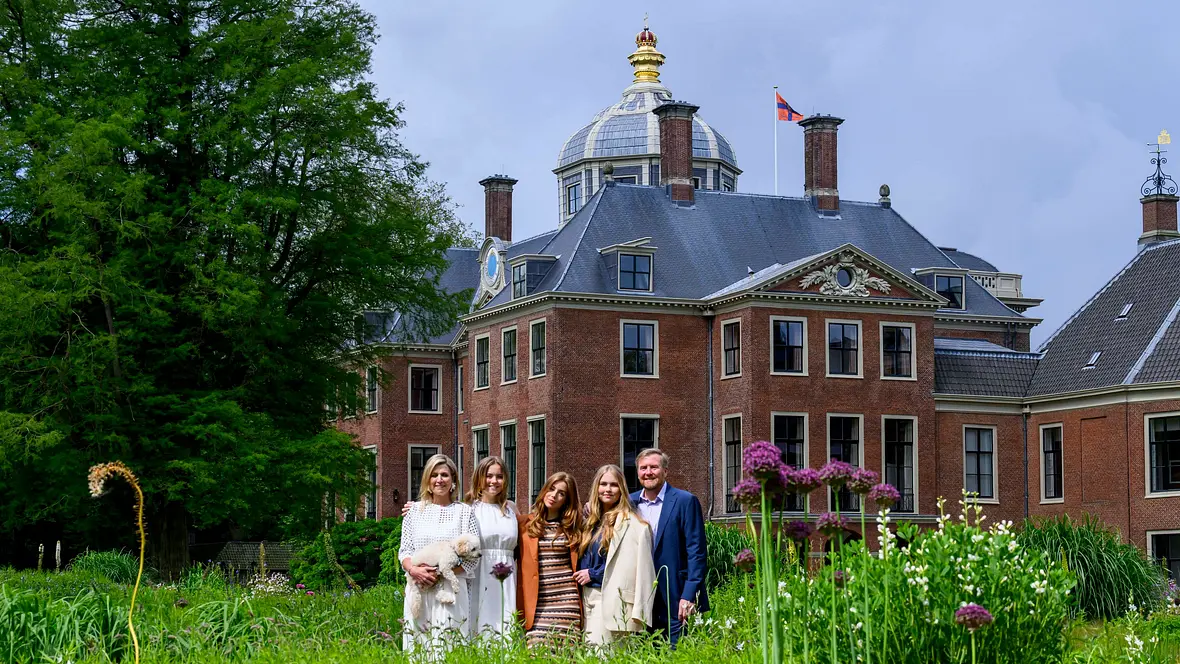 Königin Maxima, König Willem-Alexander mit ihren Töchtern Königin Maxima, König Willem-Alexander mit ihren Töchtern
