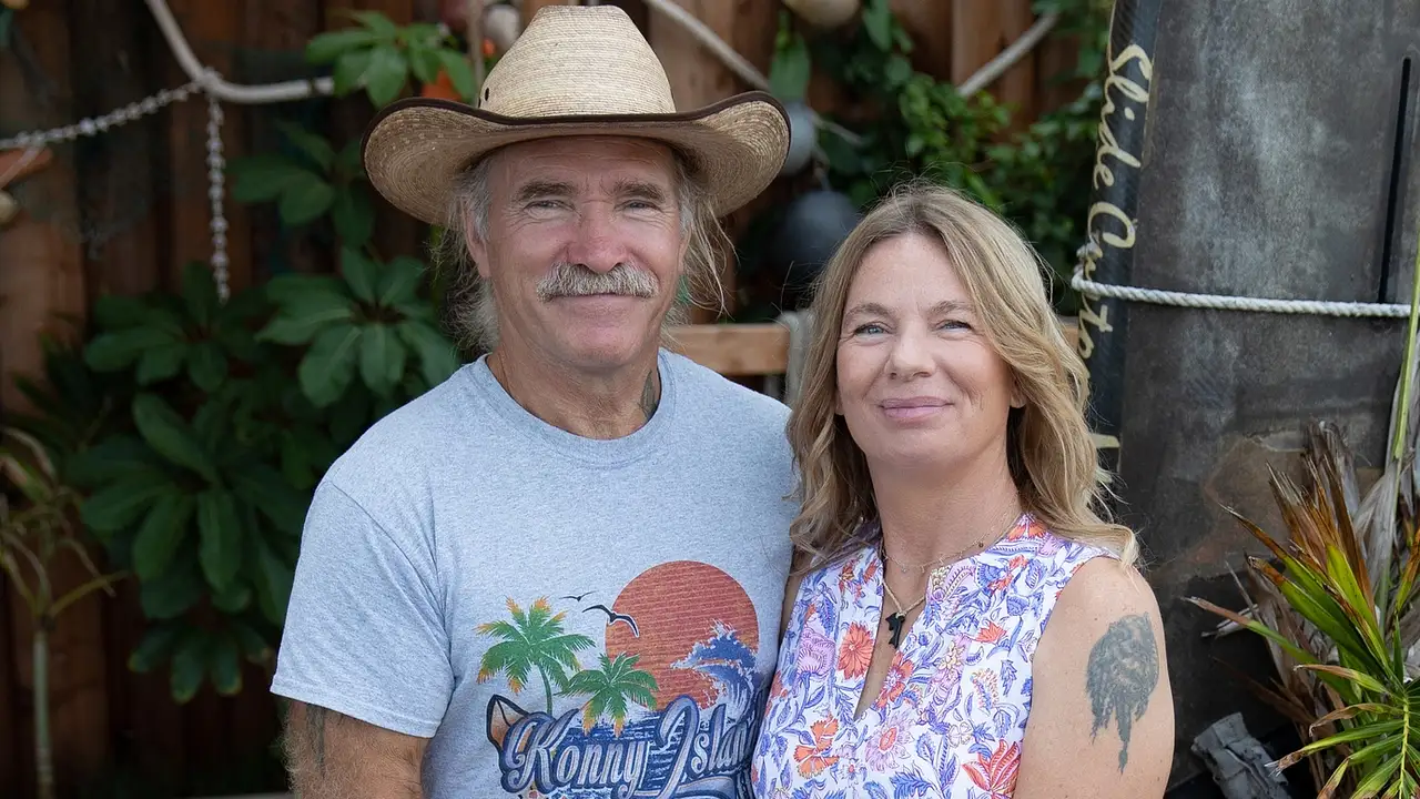 Konny und Manu sind glücklich auf Hawaii. Konny und Manu sind glücklich auf Hawaii. - Foto: Kabel Eins