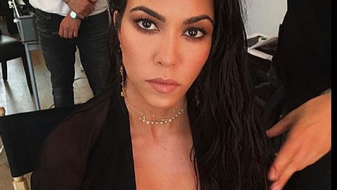 Kourtney Kardashian bereut ihre Brust-Op - Foto: Instagram/ Kourtney Kardashian