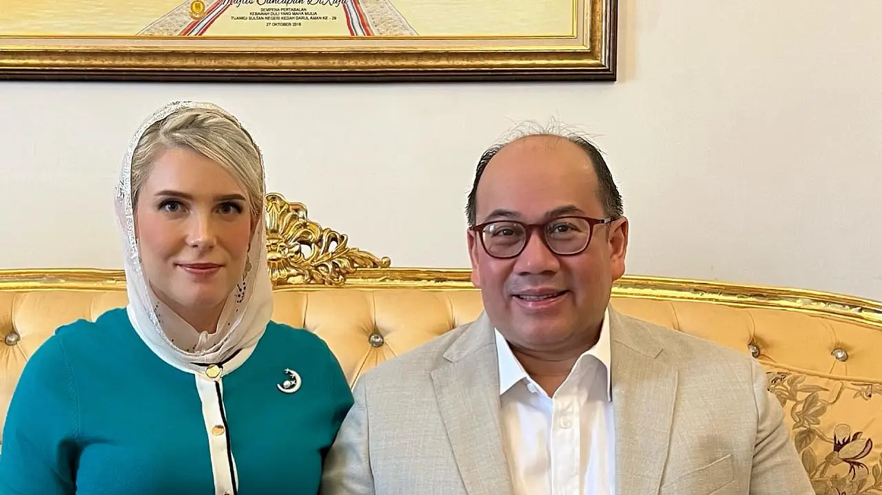 Kronprinzessin Sofie Louise Prinz Dr. Tengku Muhammad Faiz Petra Kronprinzessin Sofie Louise Prinz Dr. Tengku Muhammad Faiz Petra - Foto: Instagram ljo_