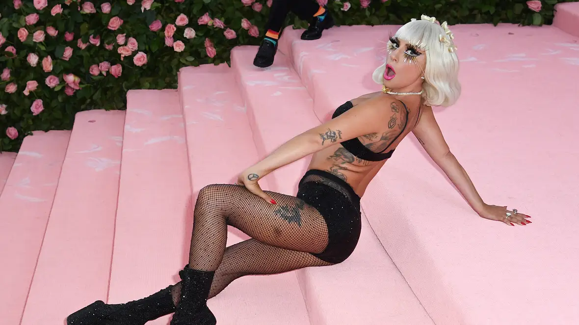 Lady Gaga nackt bei der MET Gala