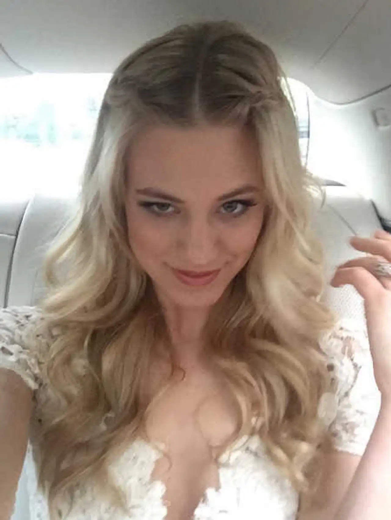 Larissa Marolt will zu Whitney ziehen Larissa Marolt will zu Whitney ziehen - Foto: Facebook / Larissa Marolt