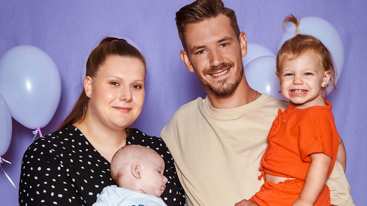 Lavinia Wollny und Tim Katzenbauer mit ihren Kindern