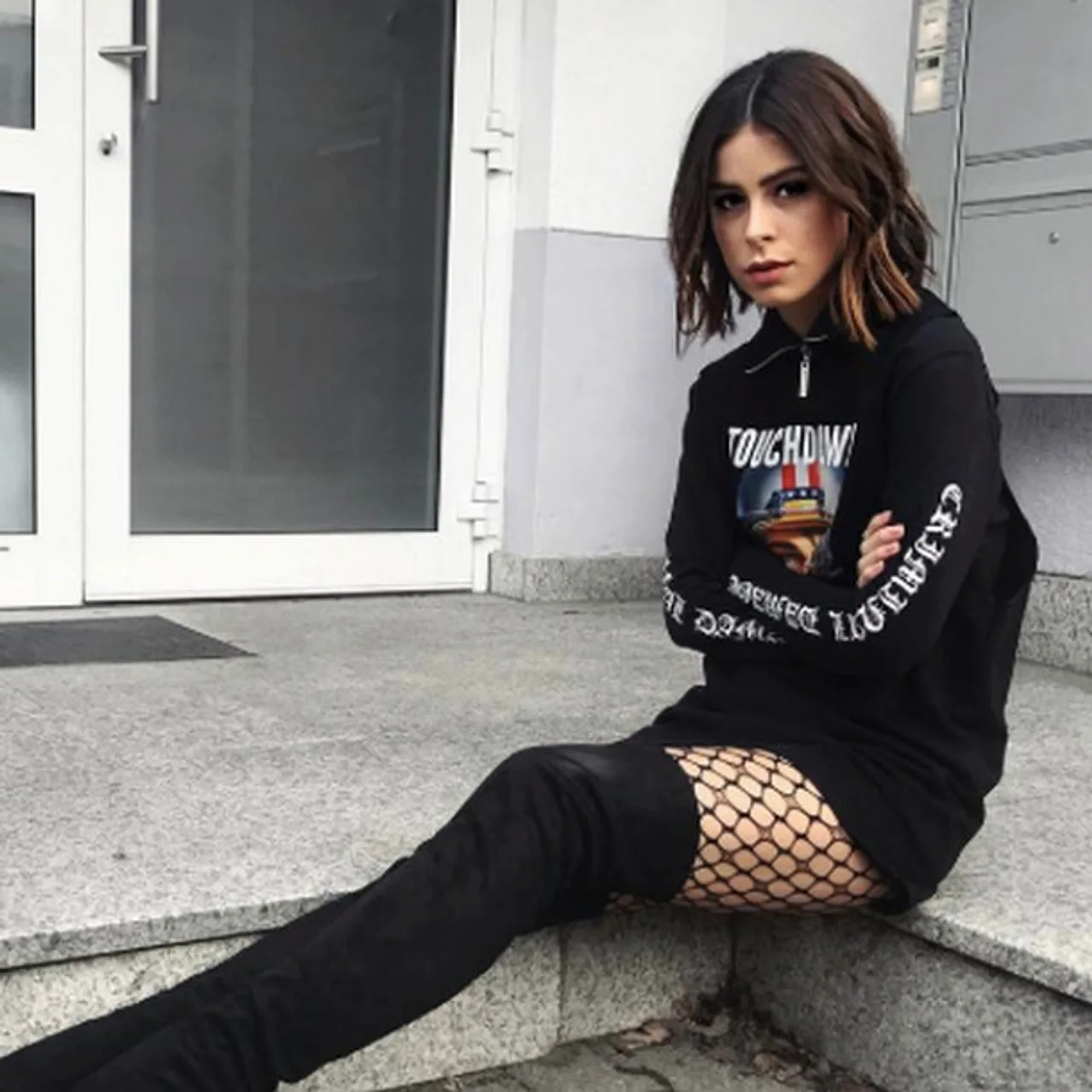 Lena Meyer-Landrot muss gerade viel wegstecken Lena Meyer-Landrot muss gerade viel wegstecken - Foto: Instagram/ lenas_view