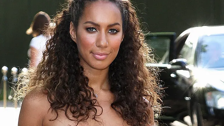 Sängerin Leona Lewis ahnte nichts Böses - da schlug ihr ein Unbekannter plötzlich mitten ins Gesicht!