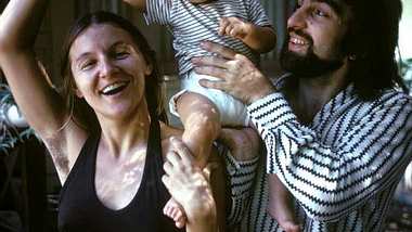 Leonardo DiCaprio: Zuckersüßes Baby-Foto mit seinen Hippie-Eltern! - Foto: facebook.com/historyallday