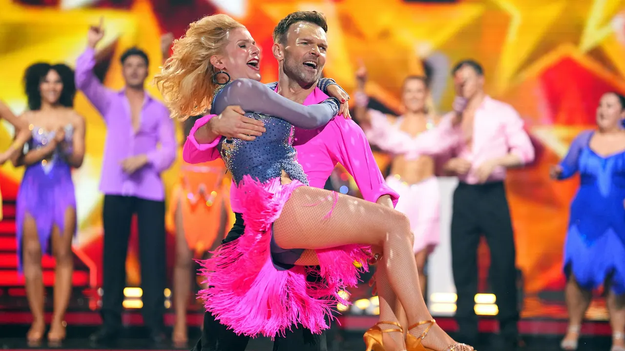 Let's Dance: Discofox-Marathon 2025 mit Jeanette Biedermann und Vadim Garbuzov Lets Dance: Discofox-Marathon 2025 mit Jeanette Biedermann und Vadim Garbuzov - Foto: RTL / Stefan Gregorowius