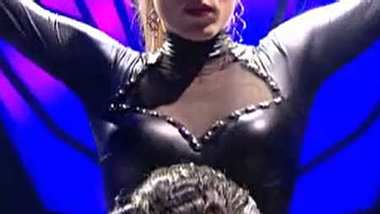 Larissa Marolt in Leder-Outfit bei &quot;Lets Dance&quot;. - Foto: Screenshot / RTL