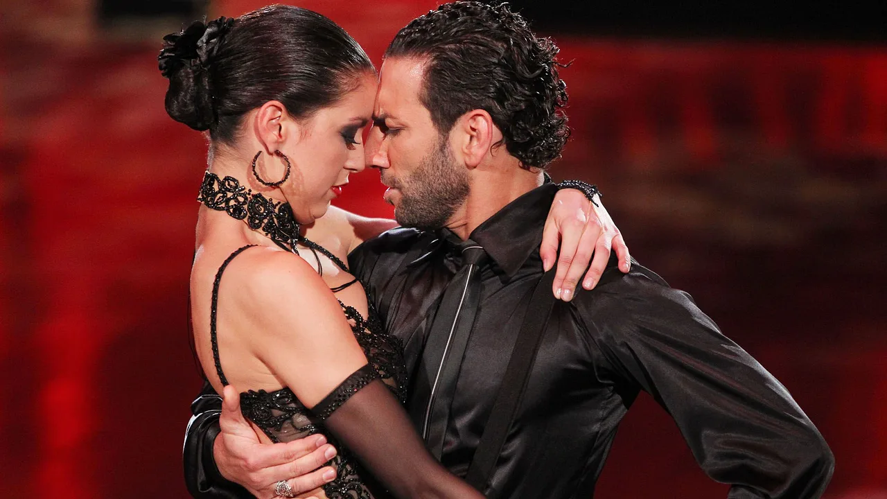 "Let's Dance"-Paar Rebecca Mir und Massimo Sinató Lets Dance-Paar Rebecca Mir und Massimo Sinató - Foto: TVNOW/ Stefan Gregorowius