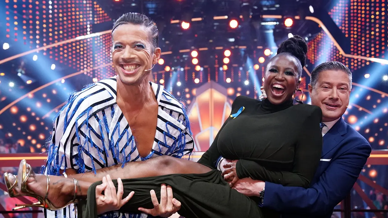 Jorge González, Motsi Mabuse und Joachim Llambi Jorge González, Motsi Mabuse und Joachim Llambi - Foto: RTL/ Stefan Gregorowius