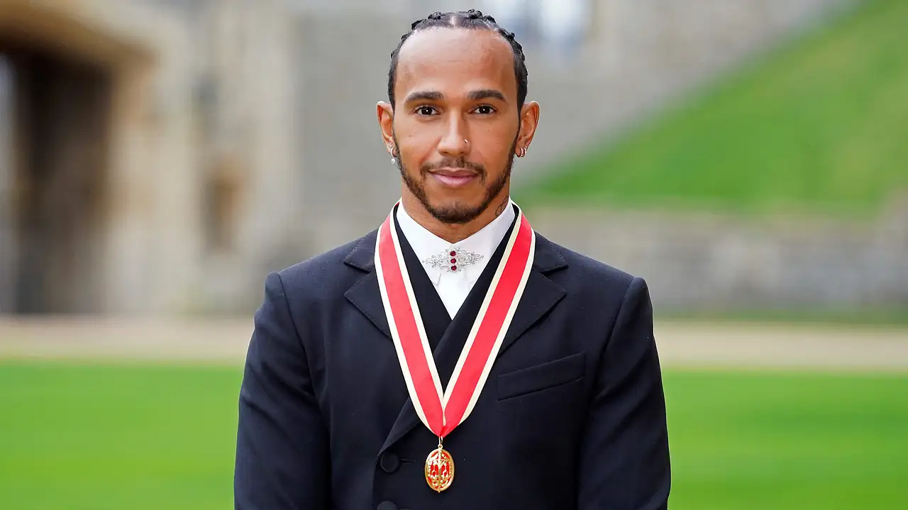 Lewis Hamilton Lewis Hamilton - Foto: ANDREW MATTHEWS/POOL/AFP via Getty Images
