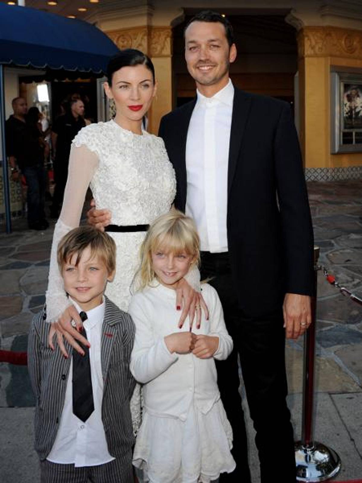 Die schlimmsten MännerdiebinnenRupert Sanders ist obendrein verheiratet und hat zwei kleine Kinder. Seine Frau Liberty Ross (33) soll sich mittlerweile von ihrem untreuen Gatten getrennt haben. Der &quot;Snow White And The Huntsman&quot;-Re