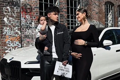 Lisa Marie Straube zeigt ihren Babybauch neben Ehemann Akka und Baby Emilio