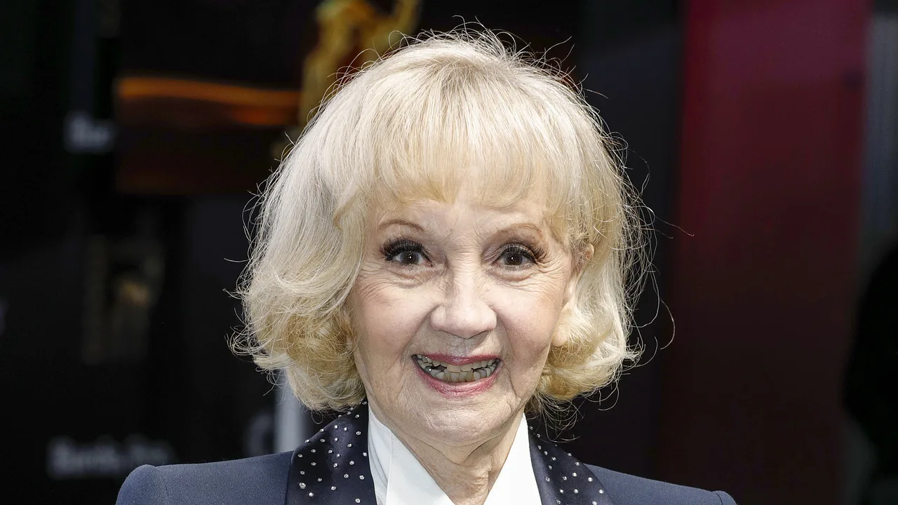 Liselotte Pulver: Die Einsamkeit ist ihr ständiger Begleiter Liselotte Pulver: Die Einsamkeit ist ihr ständiger Begleiter - Foto: GettyImages